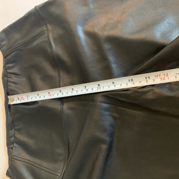 Wilfred Free black Daria leggings,  size medium. - Picture 11 of 12